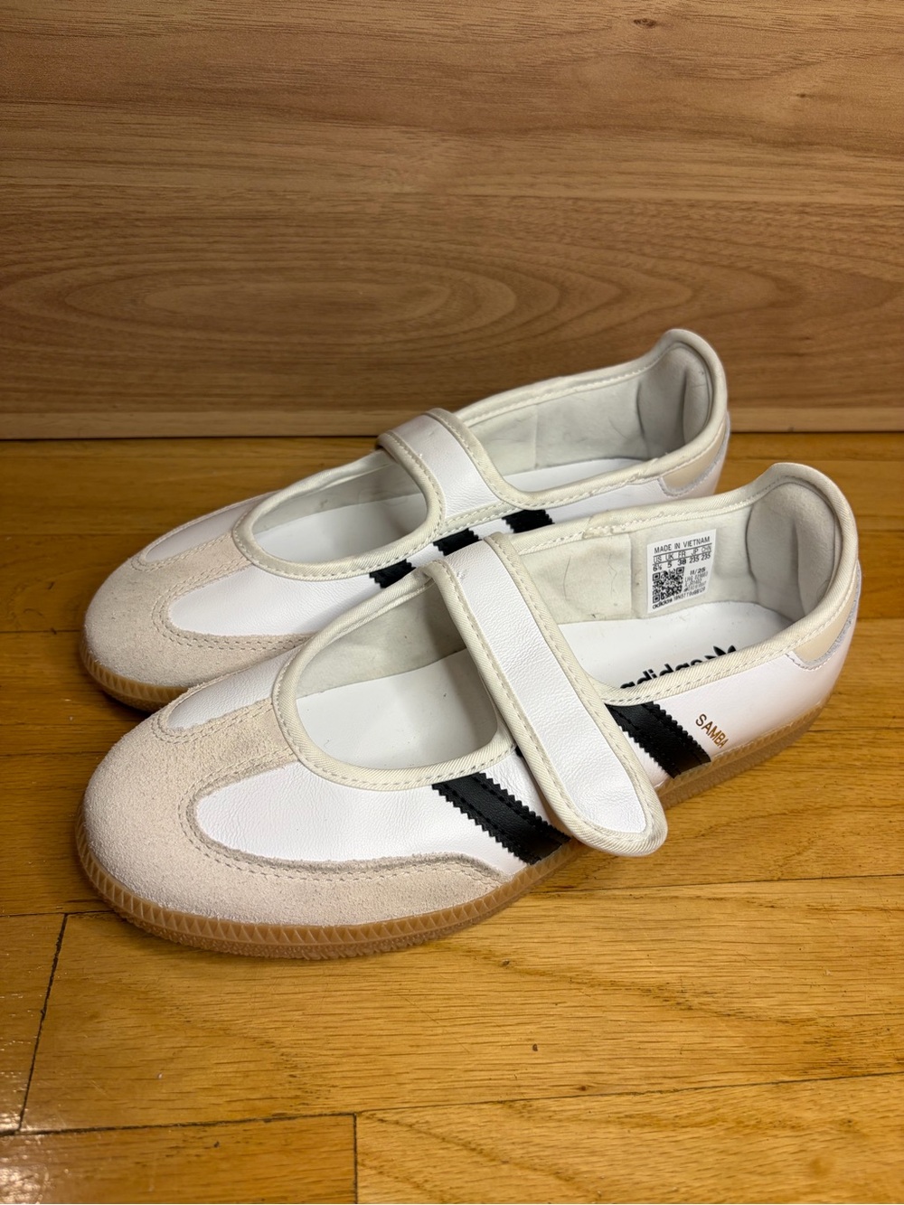 Adidas Samba Jane Shoes - Size 6.5